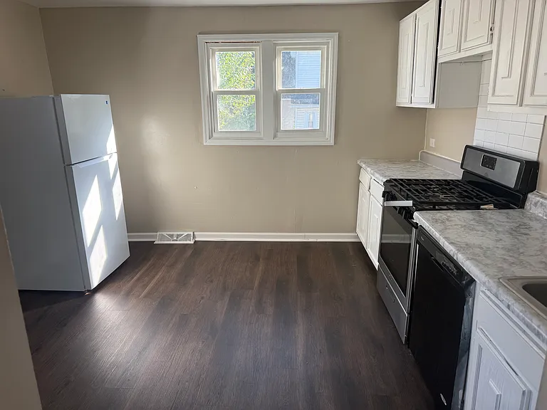 1163 Hampton St #1 — Photo 9