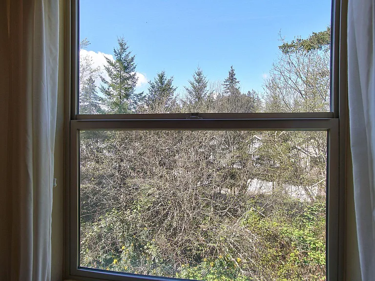 2109 NE 50th Way — Photo 32