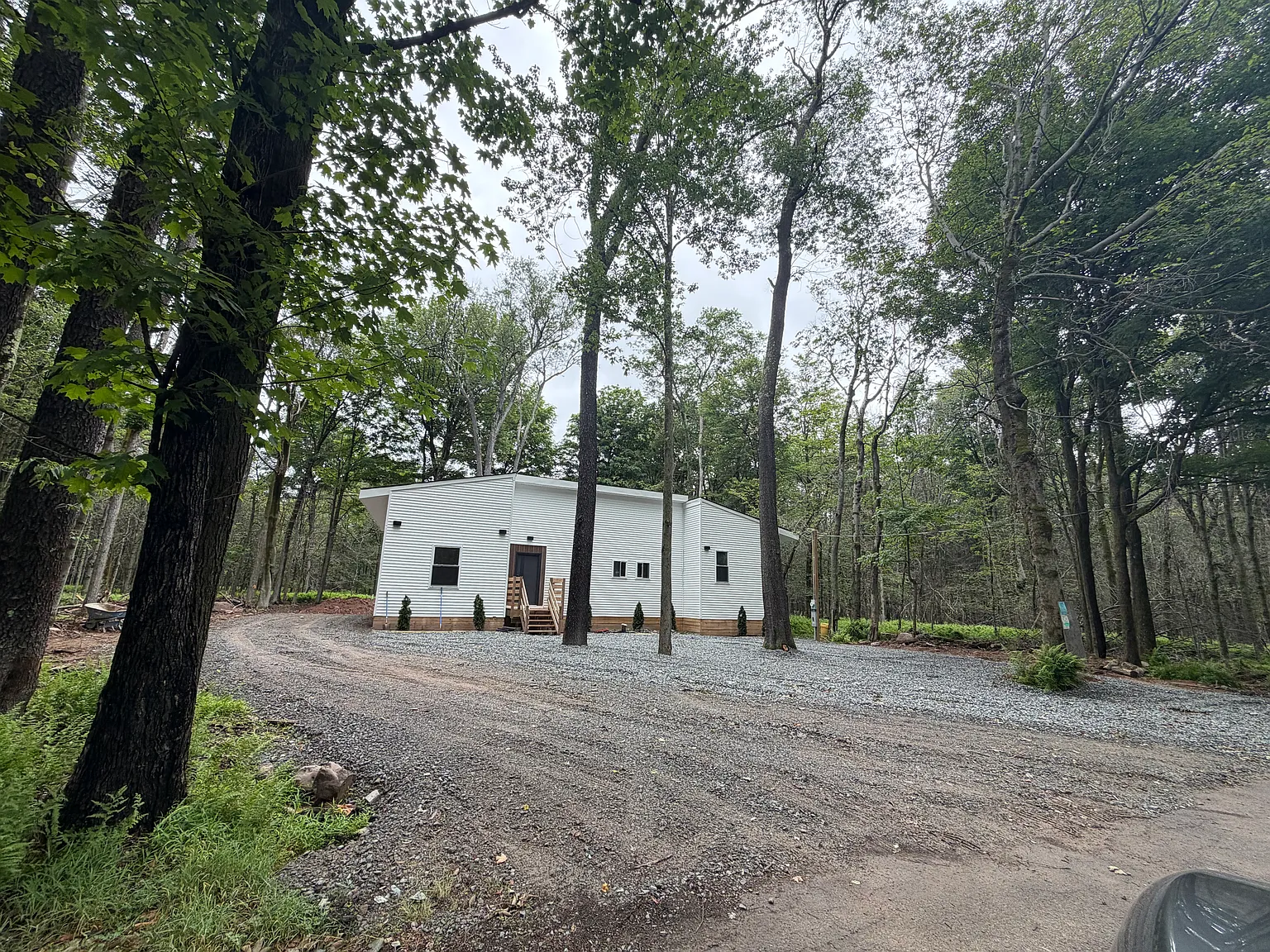 3 bed, 1200 sqft, $2,300 — Photo 2