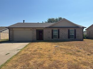 355 Ridgecrest Dr, Saginaw, TX 76179