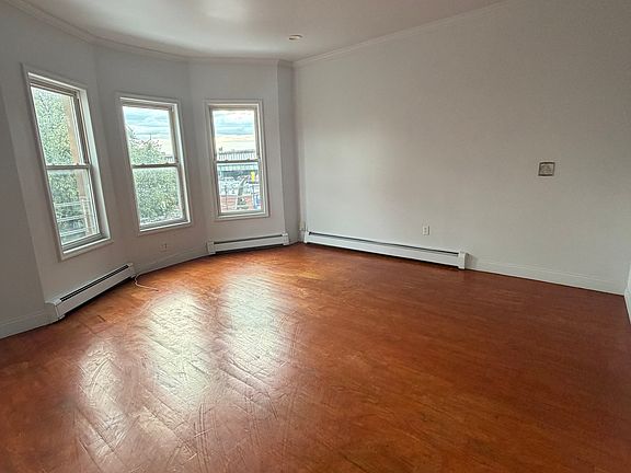 4th image of 1240 Saint Lawrence Ave Floor 2