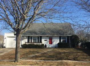 2369 Beech St, Wantagh, NY 11793