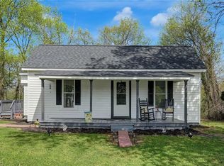 1723 E Meadow Rd, Eden, NC 27288