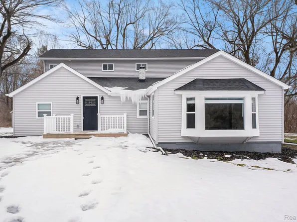 2714 N Lapeer Rd, Lapeer, MI 48446