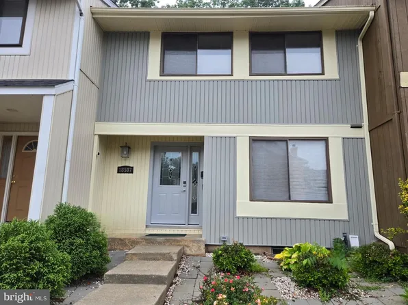 18507 Eagles Roost Dr, Germantown, MD 20874