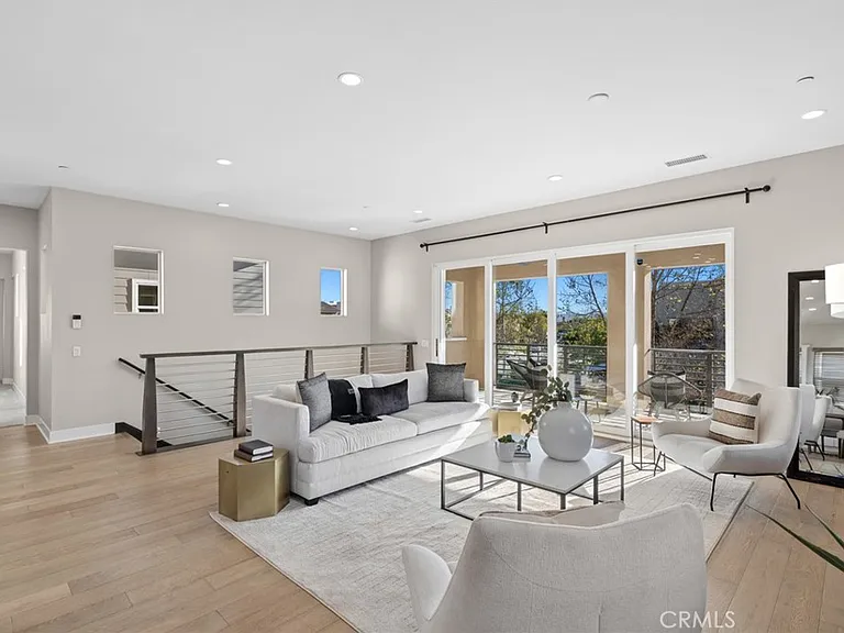 217 Cultivate — Photo 17
