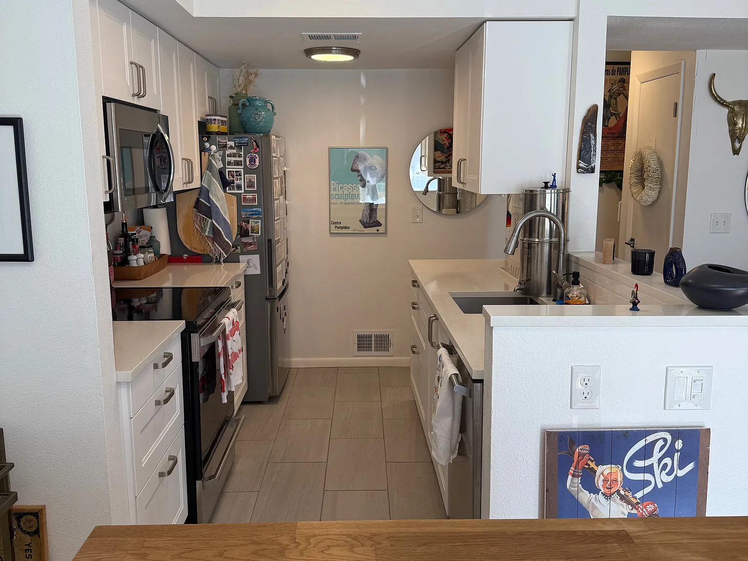 2 bed, 976 sqft, $2,425 — Photo 3