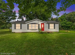 6829 West St, North Branch, MI 48461