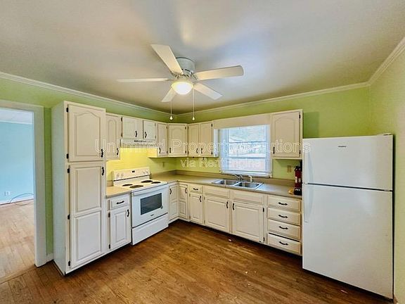 3rd image of 145 Dogwood Dr #A