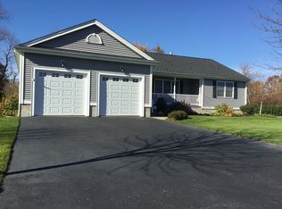 34 Aubin St, Seekonk, MA 02771