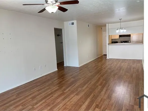 6067 Milton St APT 234, Dallas, TX 75206