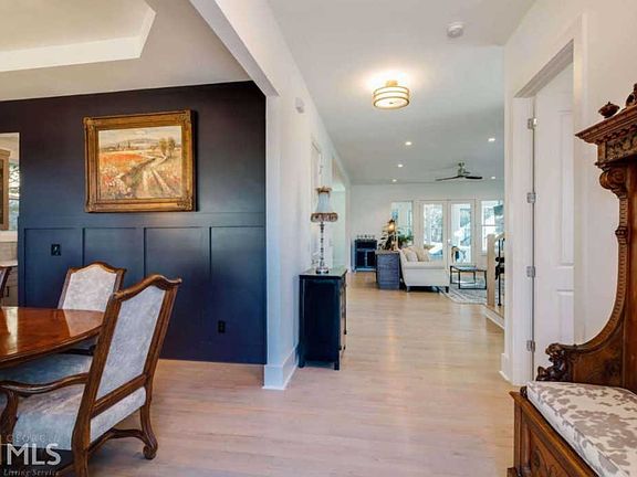 4th image of 2483 Wawona Dr