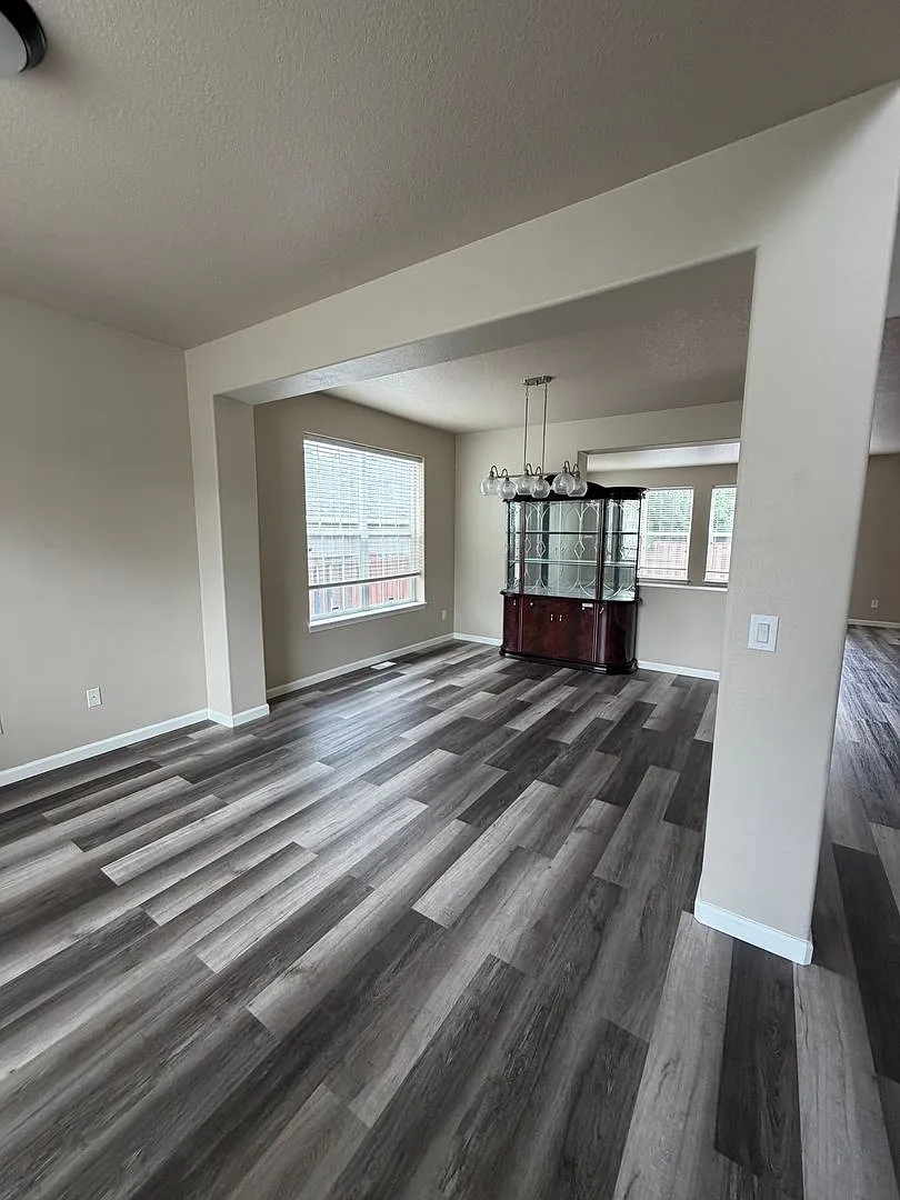 3BR/3BA Two-Story Home w/ 2 Bonus Rooms, Garage, & Fenced Yard — Photo 4