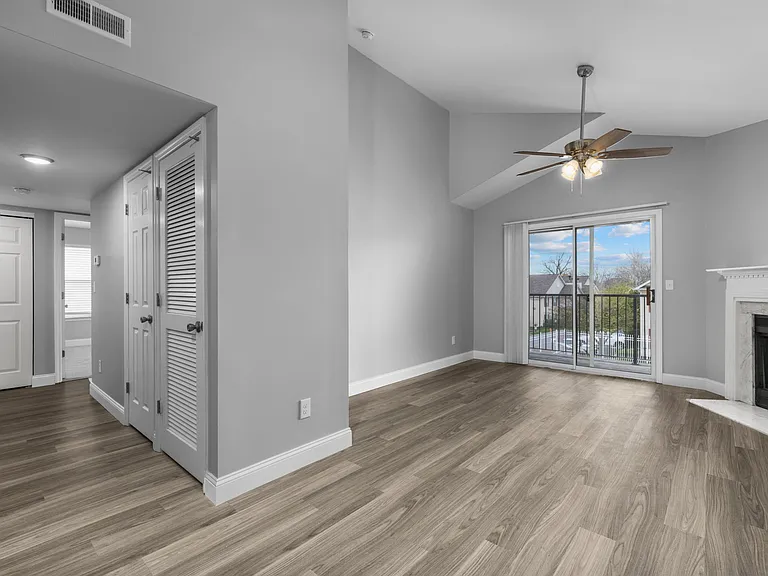 913 Carriage Circle Ln #1 — Photo 10