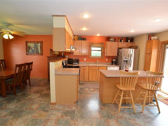5th image of W2945 Green Isle Dr