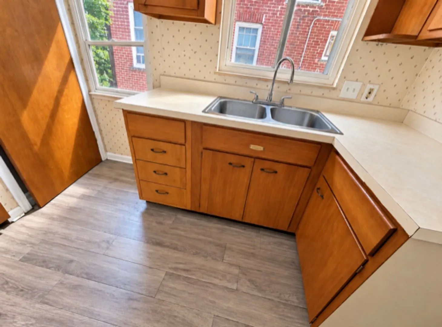 2 Bed 1 Bath — Photo 4