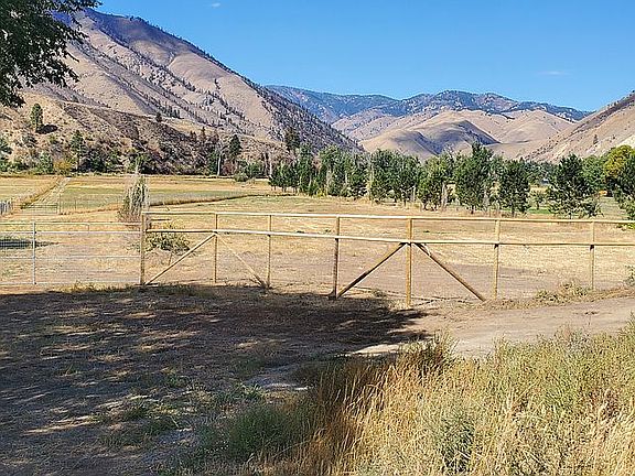 3rd image of 1752 Highway 93 N