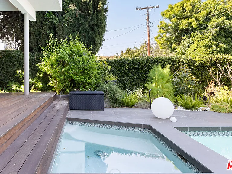 1256 Beverly Green Dr — Photo 33