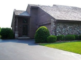 W135N8083 Wood Ct, Menomonee Falls, WI