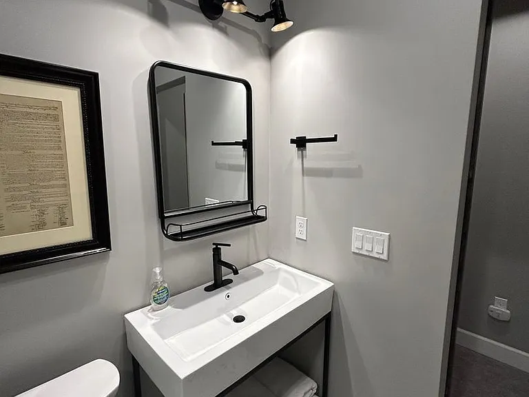 305 N Alaska St — Photo 14