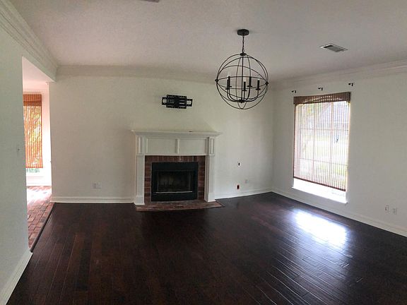 3rd image of 17205 Northlake Dr