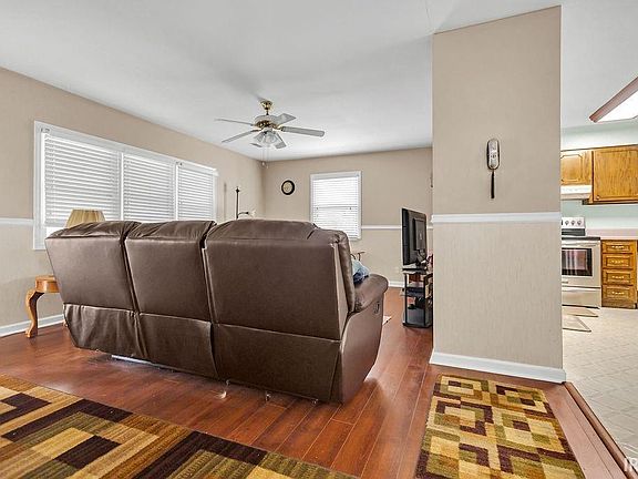 4th image of 3930 W Walcott Ln