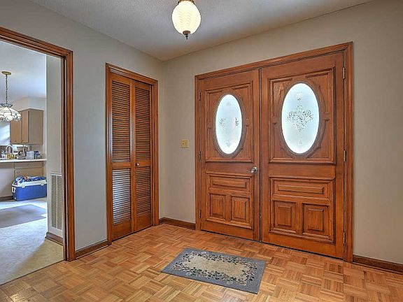 3rd image of 119 Celina Ct