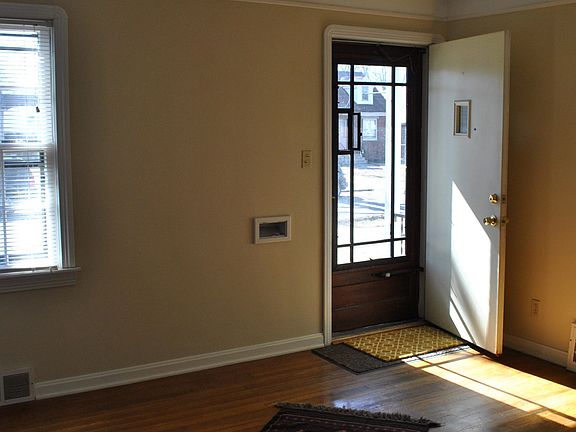 4th image of 12408 Kensington Ave