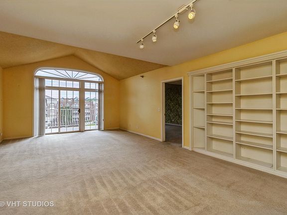 4th image of 7031 W Touhy Ave #501