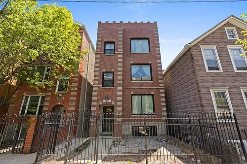 1345 W Walton St #2 Photo 1