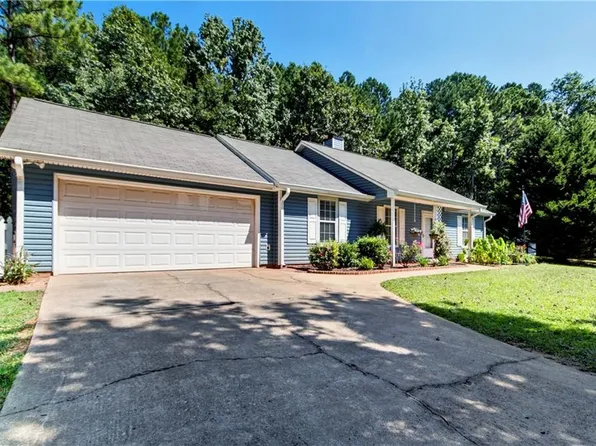 210 Steele Branch Ct, Hampton, GA 30228