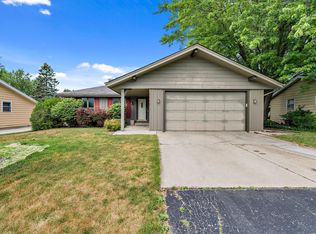 2836 Santa Fe Trl, Racine, WI 53404