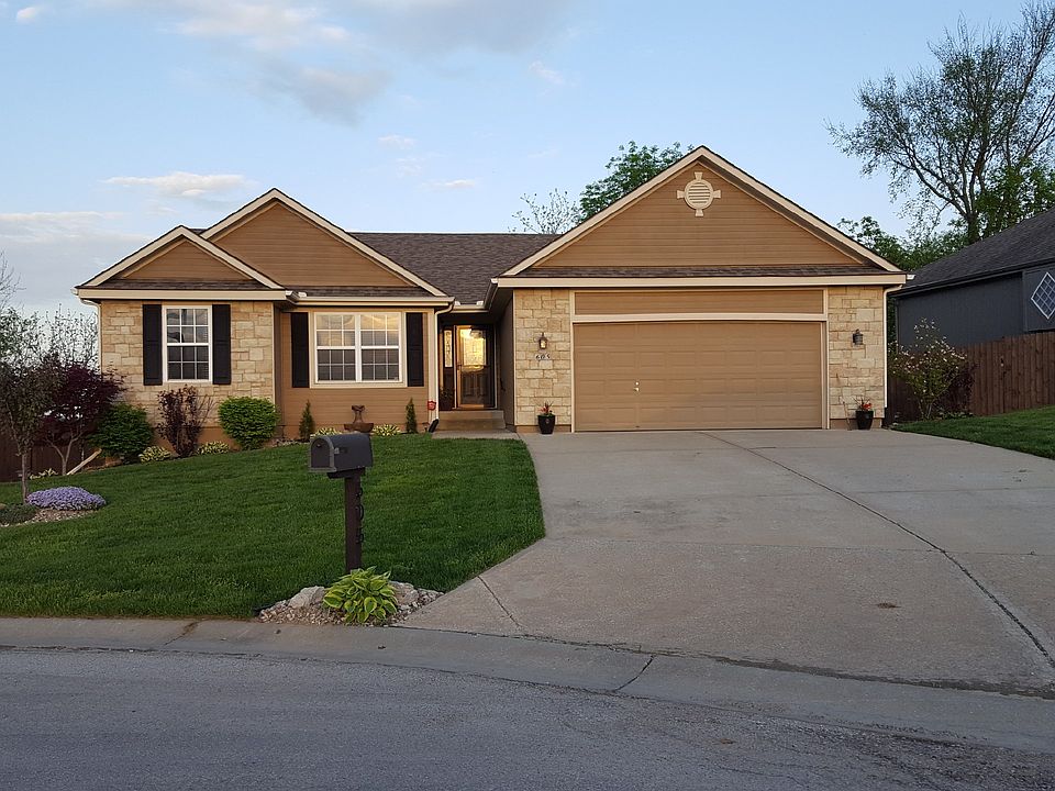 1st image of 605 SW Joseph Cir