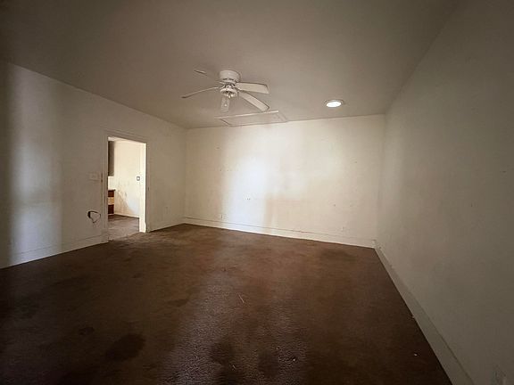 3rd image of 418 E Harris Ave