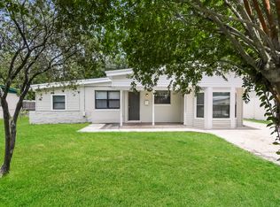 1609 Louvre Dr, Jacksonville, FL 32221