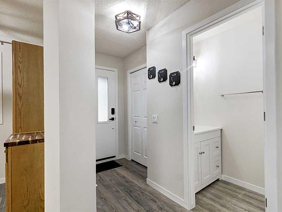 4th image of 310 Brookmere Rd SW #12