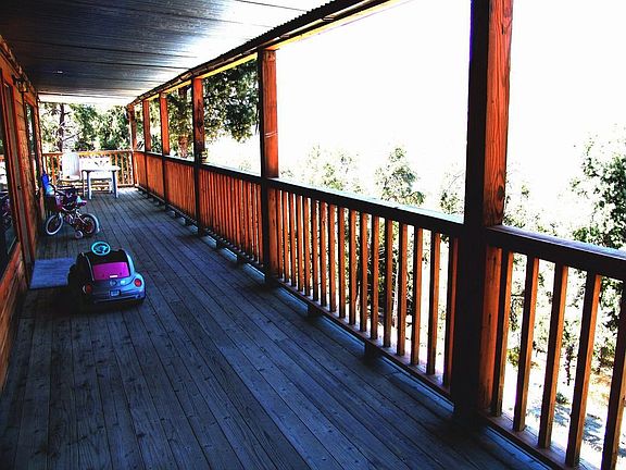room for kids to play on 2nd deck
