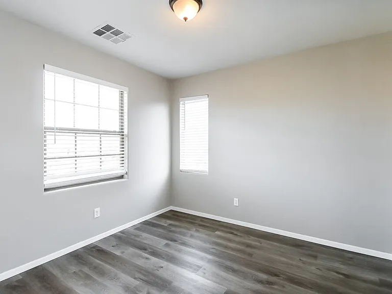 2523 E Bart St — Photo 12