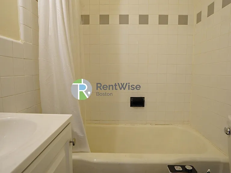 1212 Commonwealth Ave #7 — Photo 22
