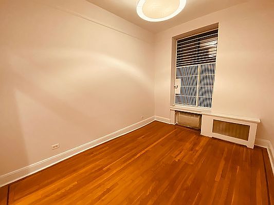 5th image of 441 W 56th St APT 1B