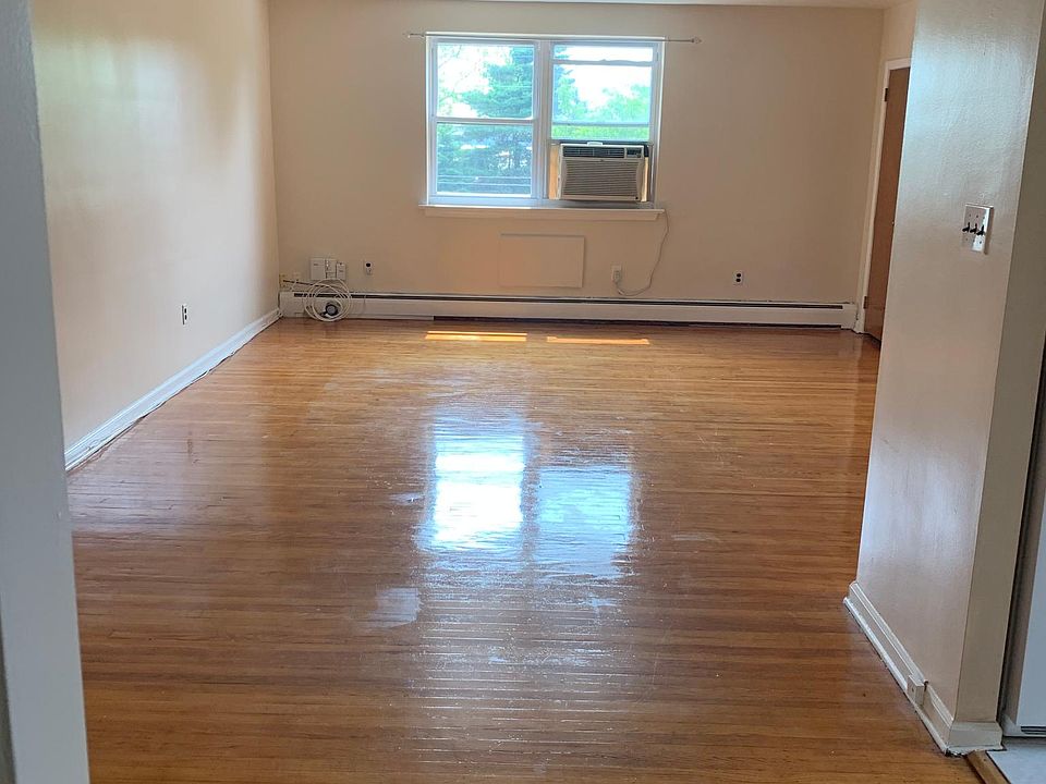 1st image of 915 Mermaid Ln
