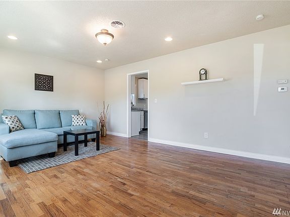 5th image of 1151 E 38th St