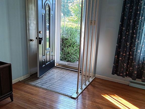 5th image of 4 Fairfax Cir