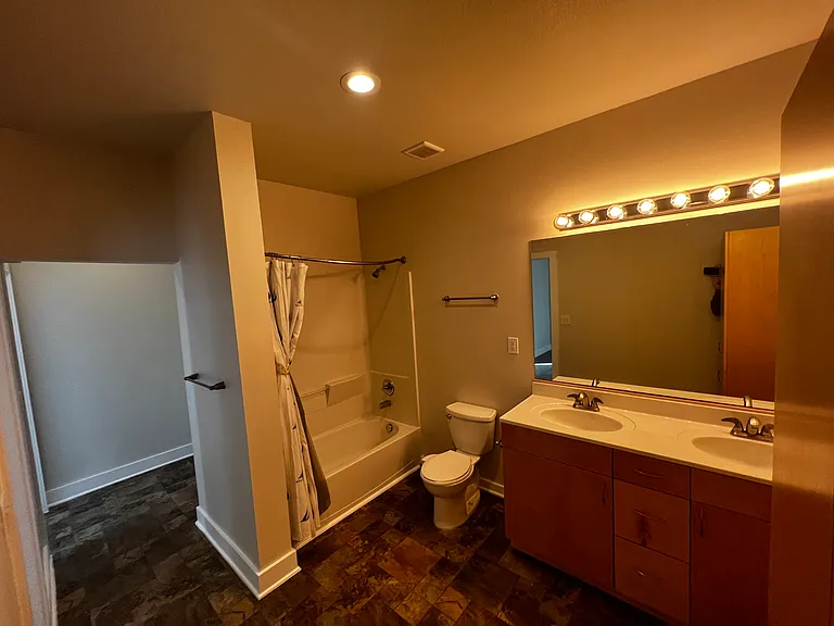 3100 N Downing St #B1 — Photo 7
