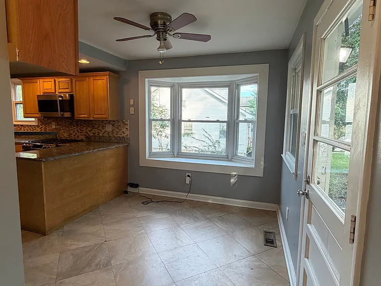 4905 Fox St — Photo 3