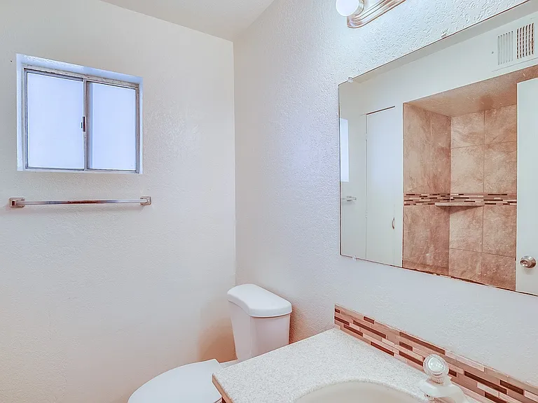 422 E Navajo Rd — Photo 25