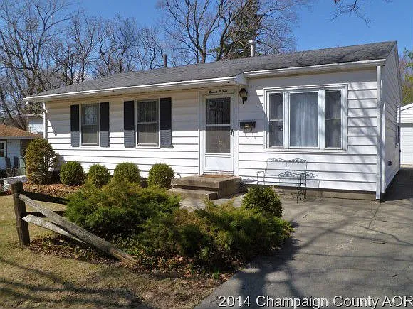 1104 Eastern Dr photo 1