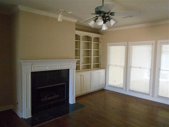 2nd image of 2036 Dogwood Gardens Dr