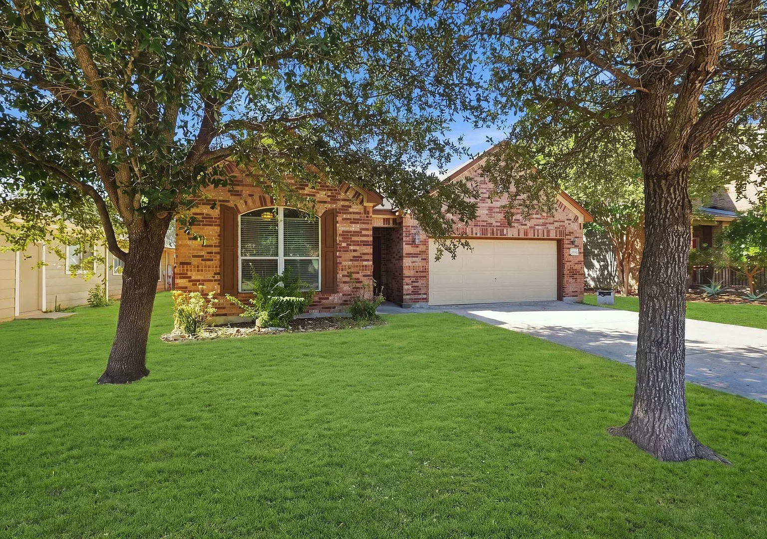 Spacious 3BR Home in NEISD with Community Amenities — Photo 3