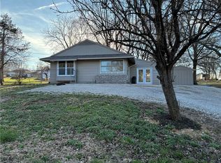 1910 S Lees Summit Rd, Independence, MO 64050